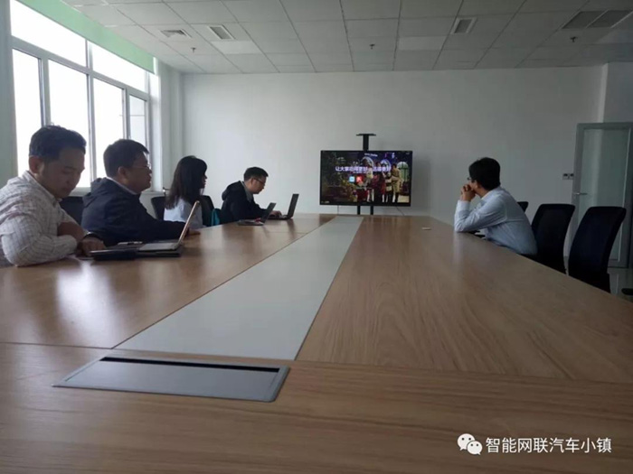 外卖小哥的帮手----无人配送机器人