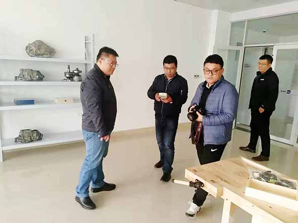 德州日报社记者对在孵企业德州卓立智途进行实地采访